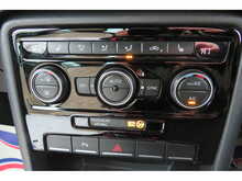Volkswagen Beetle Design Tsi Dsg 