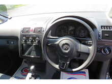 Volkswagen Touran Se Tsi Dsg 