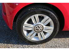 Volkswagen UP Up By Beats Bluemotion Technology 