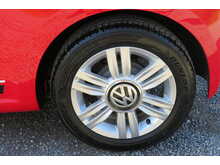 Volkswagen UP Up By Beats Bluemotion Technology 