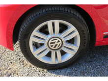 Volkswagen UP Up By Beats Bluemotion Technology 