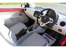 Volkswagen UP Up By Beats Bluemotion Technology 