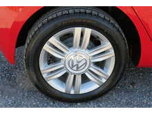 Volkswagen Up High Up bluemotion Technology 