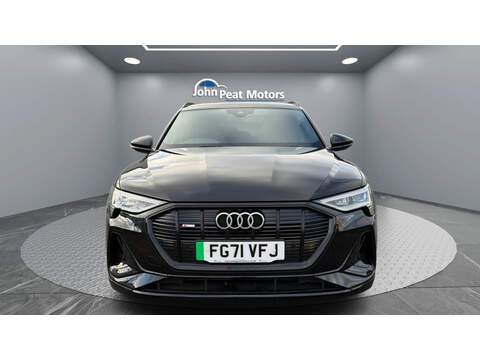 Audi e-tron Black Edition - U29014