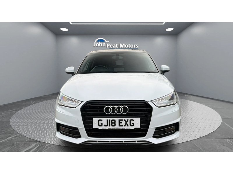 Audi A1 TFSI CoD Black Edition - U29076