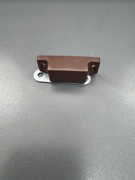 MAGNETIC DOOR CATCH Image 2