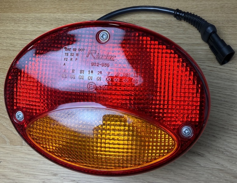CI &amp; Roller Team Rear Oval Light Inc Fog - Red/Amber Image 2
