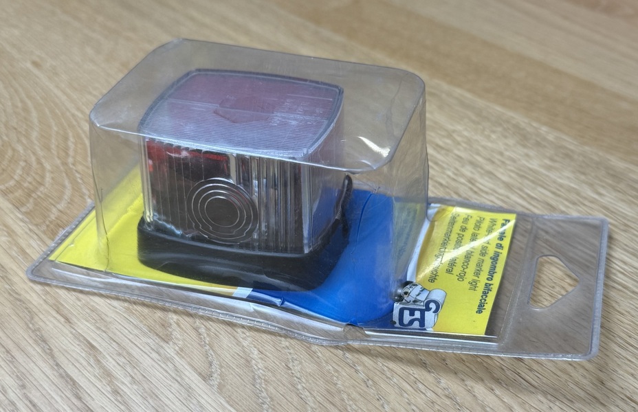 GES International White &amp; Red Side Marker Image 2