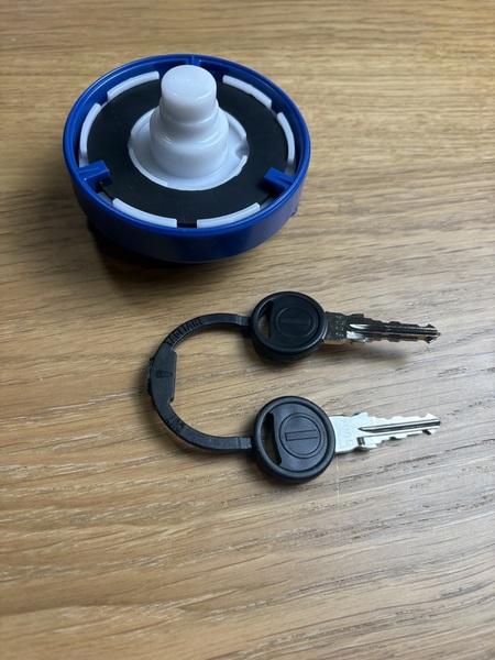 FAWO Water Filler Cap With ZADI Lock Barrel And Keys Image 1