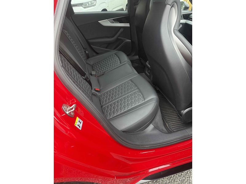 Audi RS4 Avant TFSI V6 - U3497