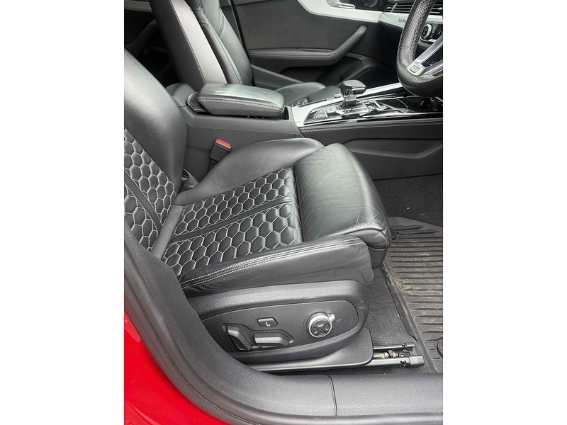 Audi RS4 Avant TFSI V6 - U3497