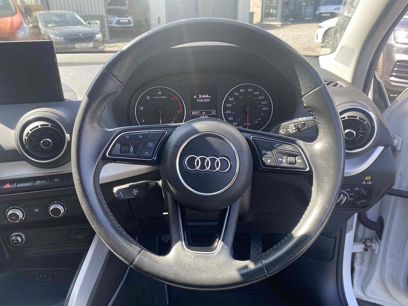 Audi Q2 TDI Sport - U3676