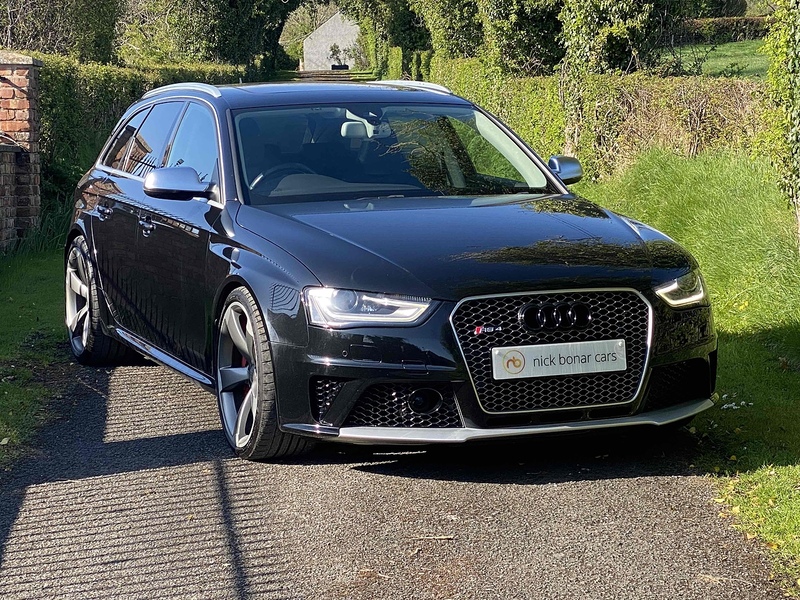 Audi RS4 Avant FSI V8 - U3688