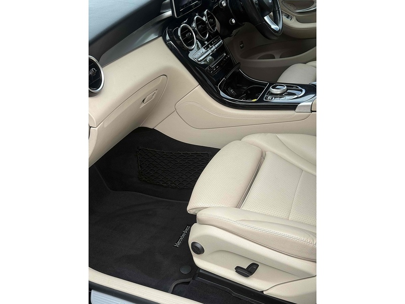 Mercedes-Benz GLC GLC220d SE - U3731