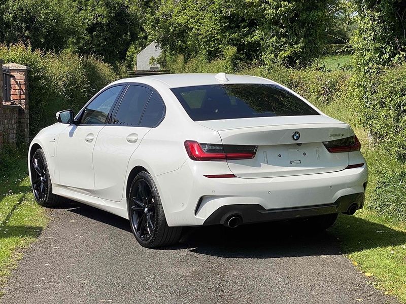 BMW 3 Series 330e M Sport - U3742