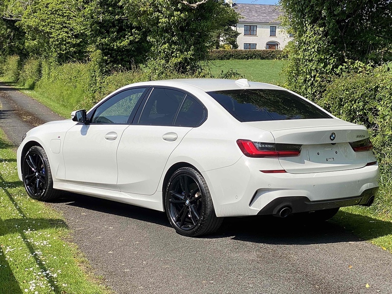 BMW 3 Series 330e M Sport - U3742