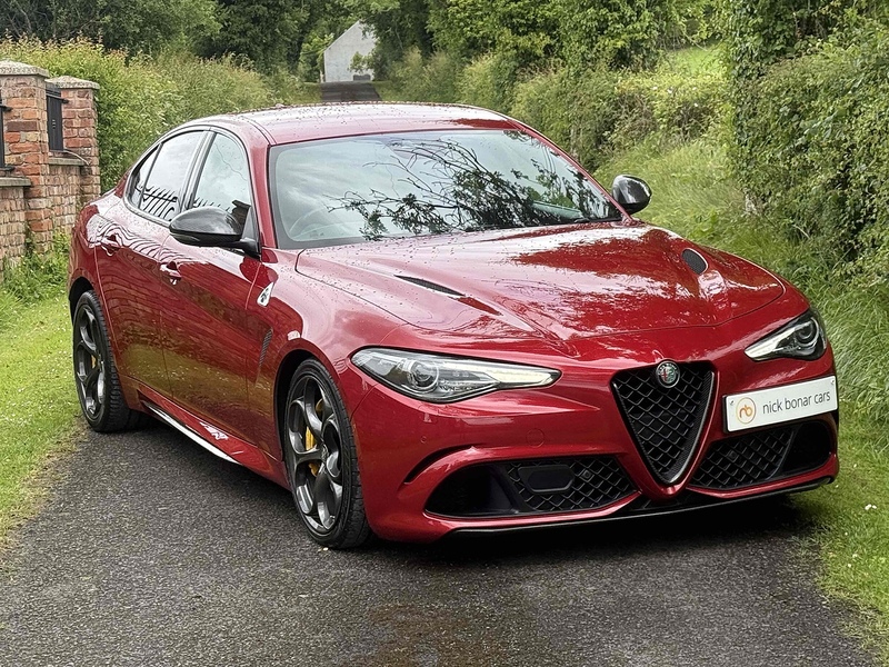 Alfa Romeo Giulia V6 Bi-Turbo Quadrifoglio - U4001