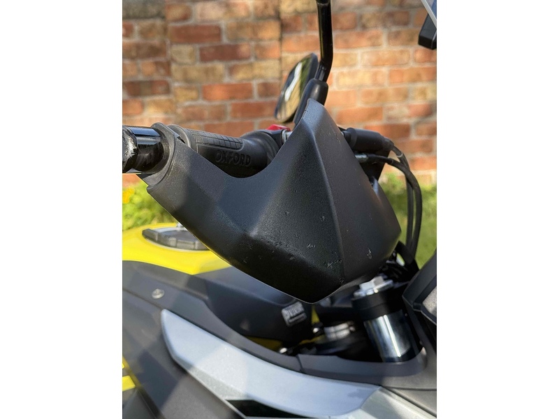 Suzuki V-Strom 650  - U4002