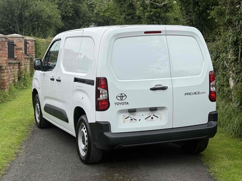 Toyota PROACE CITY BlueHDi Active - U4020