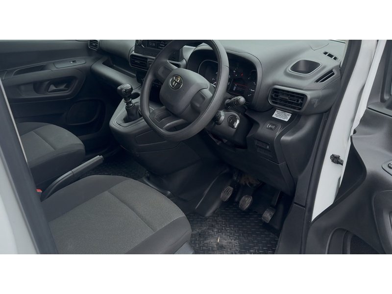 Toyota PROACE CITY BlueHDi Active - U4020