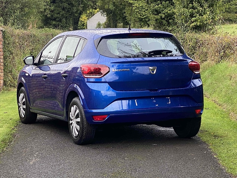 Dacia Sandero SCe Essential - U4049