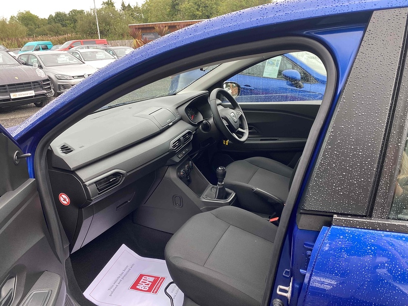 Dacia Sandero SCe Essential - U4049