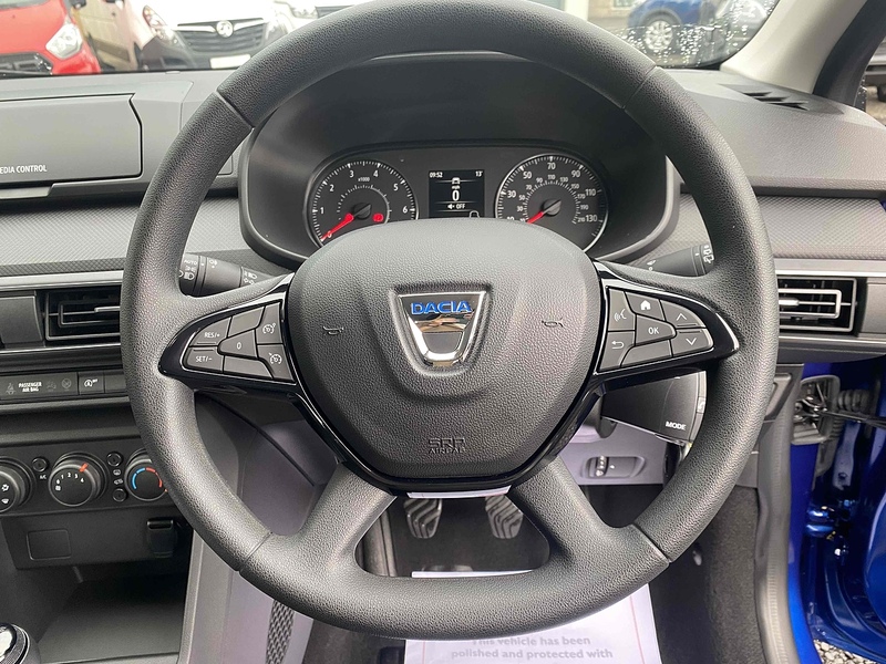 Dacia Sandero SCe Essential - U4049