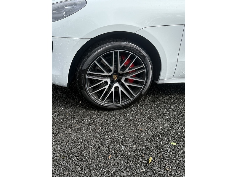 Porsche Macan T V6 GTS - U4050