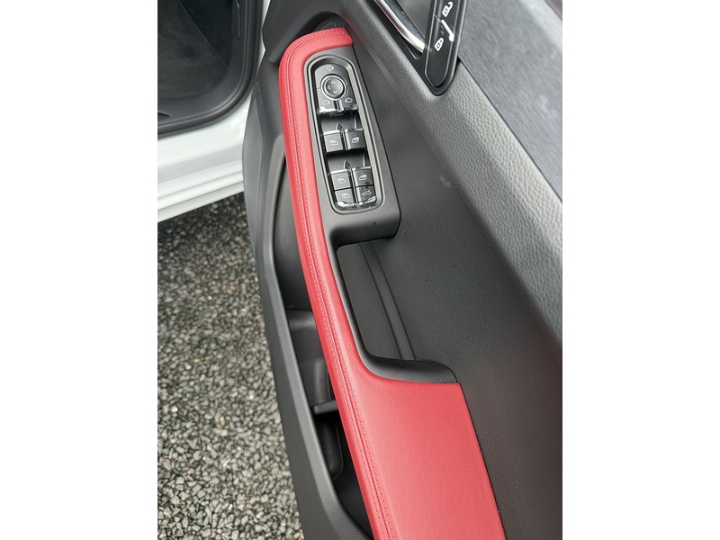 Porsche Macan T V6 GTS - U4050