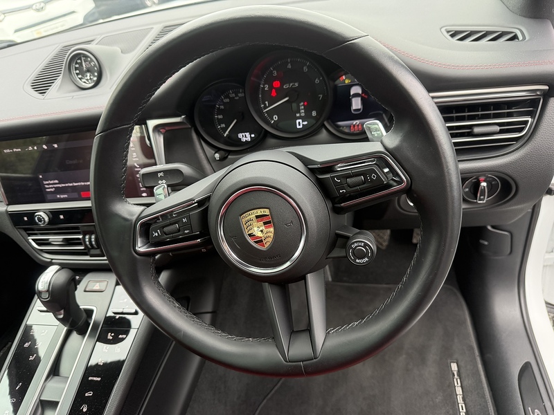Porsche Macan T V6 GTS - U4050