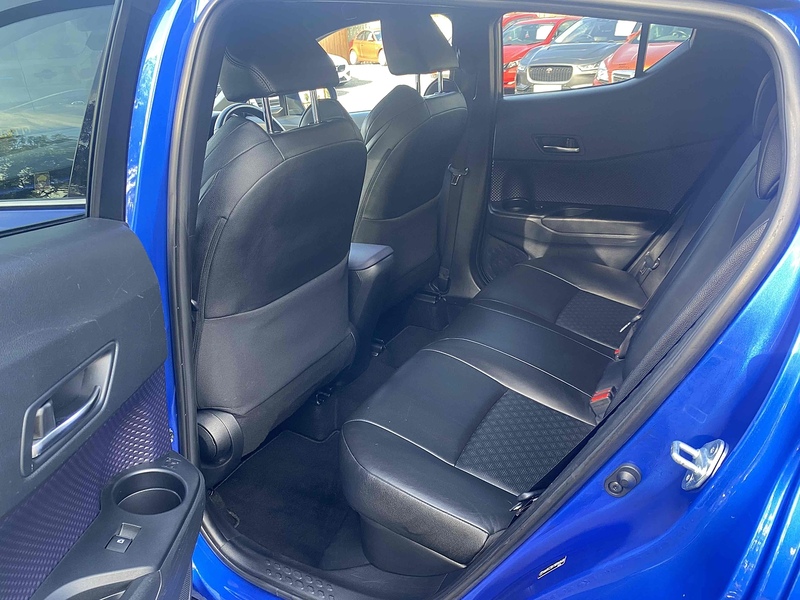 Toyota C-HR VVT-h Dynamic - U4061