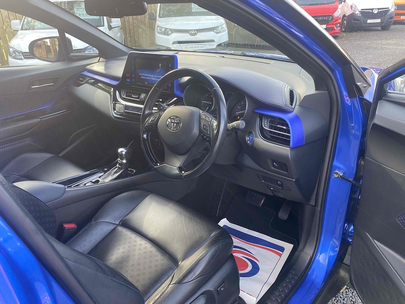 Toyota C-HR VVT-h Dynamic - U4061
