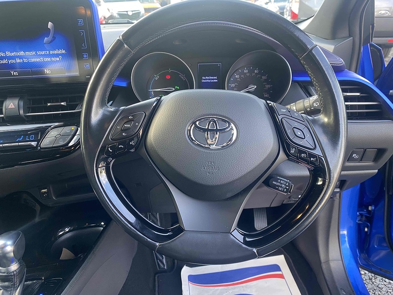 Toyota C-HR VVT-h Dynamic - U4061