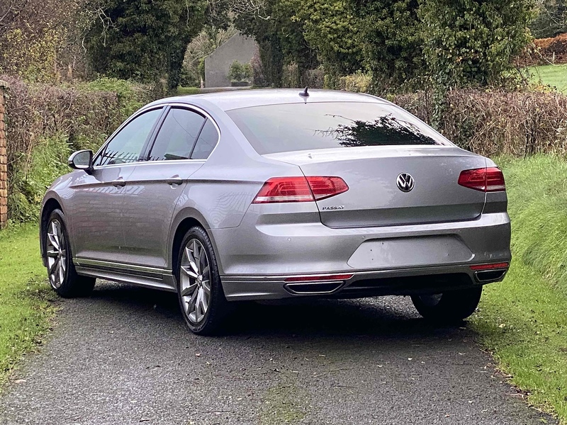 Volkswagen Passat TSI R-Line - U4075