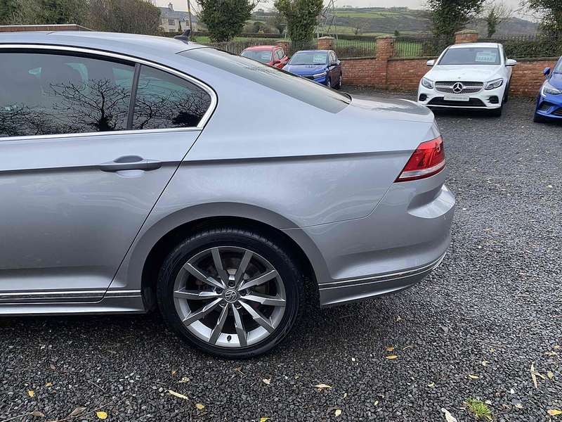 Volkswagen Passat TSI R-Line - U4075