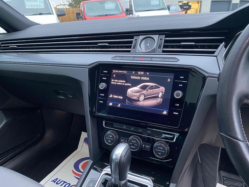 Volkswagen Passat TSI R-Line - U4075