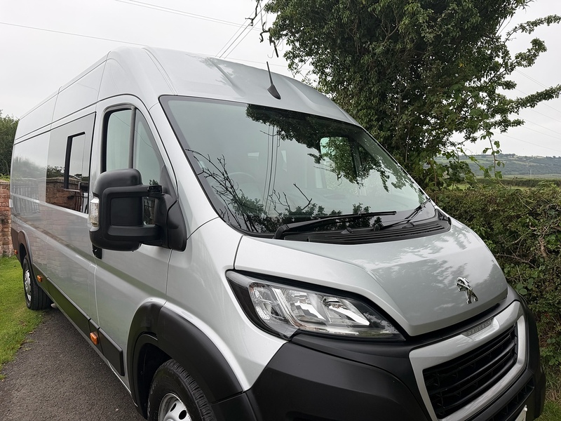Peugeot Boxer Race Camper Van - U4076