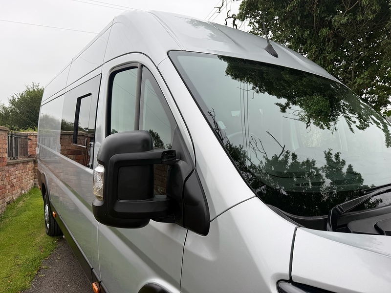 Peugeot Boxer Race Camper Van - U4076
