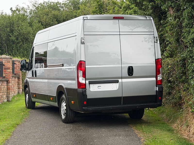 Peugeot Boxer Race Camper Van - U4076