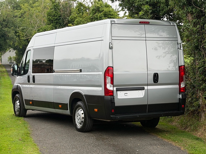 Peugeot Boxer Race Camper Van - U4076