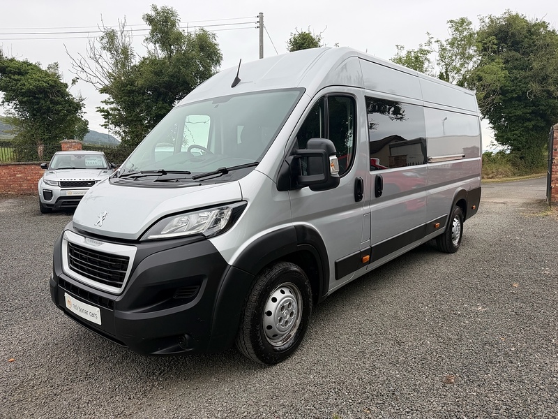 Peugeot Boxer Race Camper Van - U4076