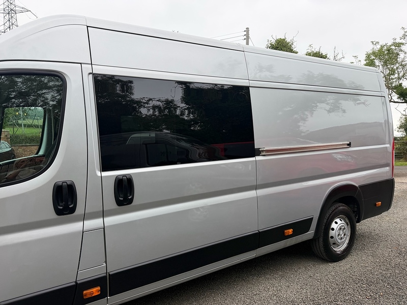 Peugeot Boxer Race Camper Van - U4076