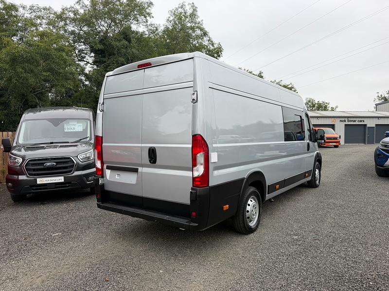 Peugeot Boxer Race Camper Van - U4076
