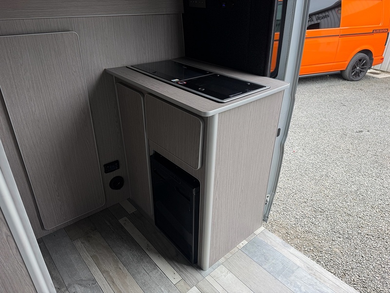 Peugeot Boxer Race Camper Van - U4076