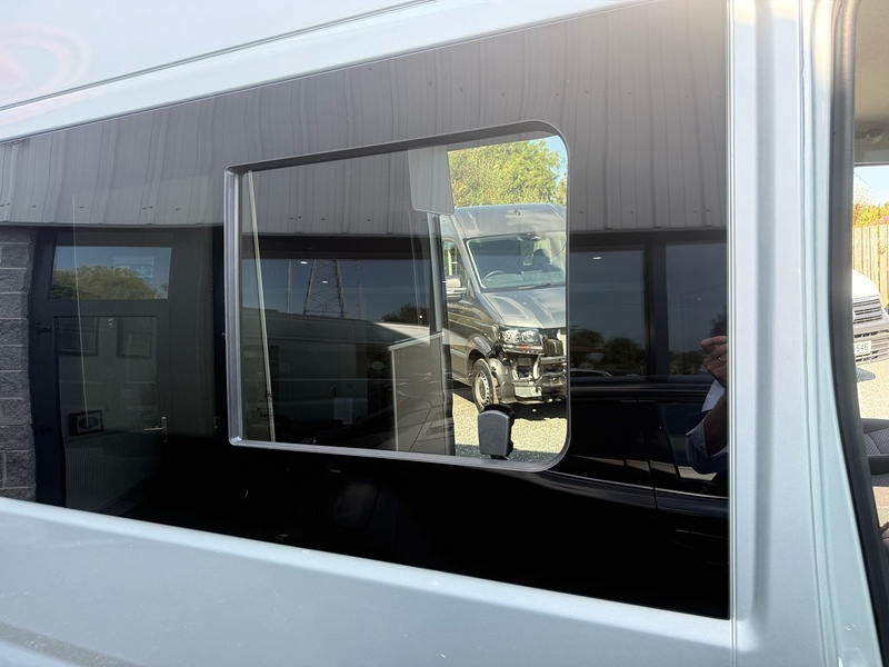 Peugeot Boxer Race Camper Van - U4076