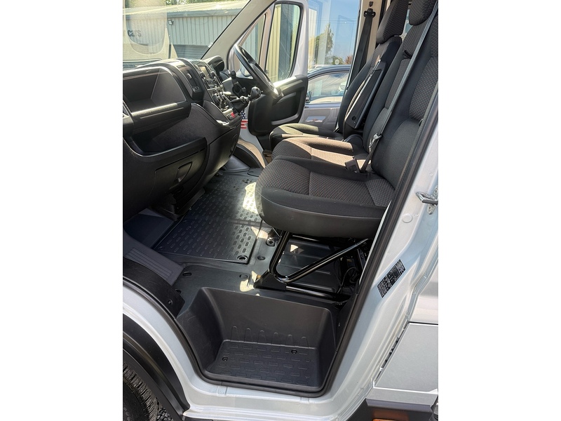 Peugeot Boxer Race Camper Van - U4076