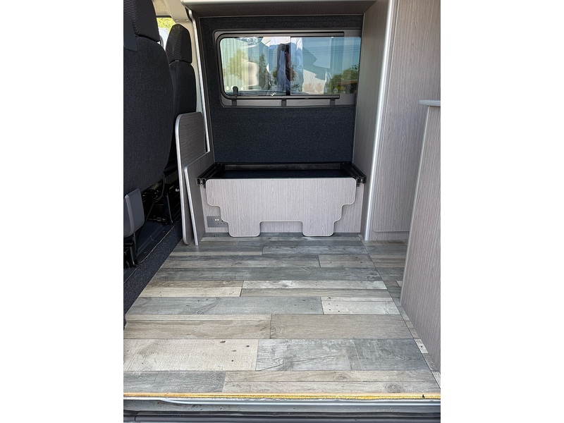 Peugeot Boxer Race Camper Van - U4076