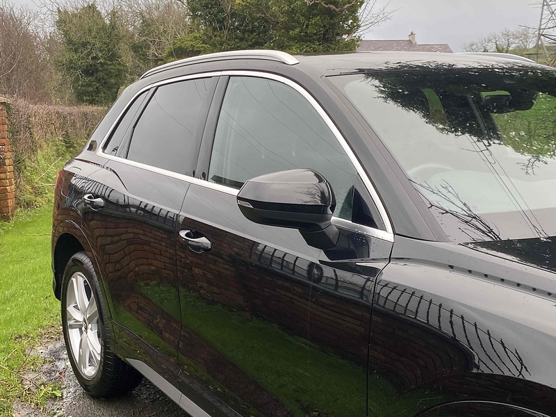 Audi Q3 TDI S line - U4092