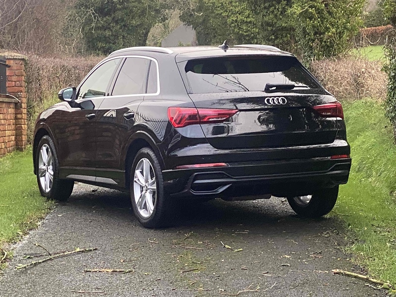 Audi Q3 TDI S line - U4092