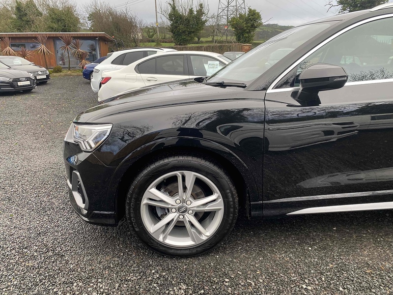 Audi Q3 TDI S line - U4092